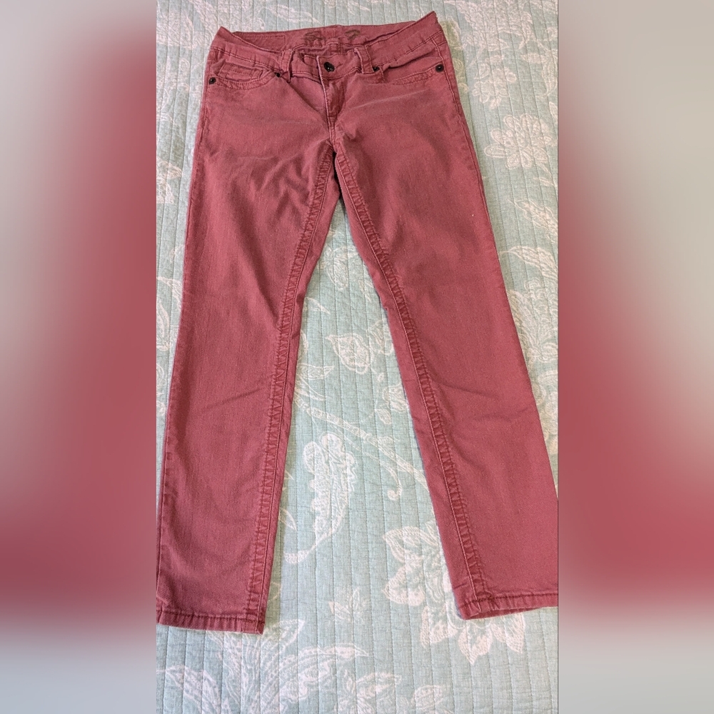 Seven7 Jeans in beautiful rusty color. Size 10.
